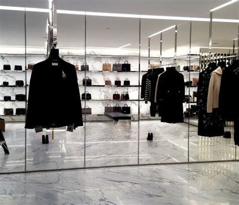 st laurent store vancouver.